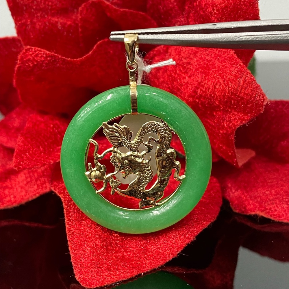 14k Yellow Gold Green Jade Circle Dragon Pendant - Picture 2 of 6